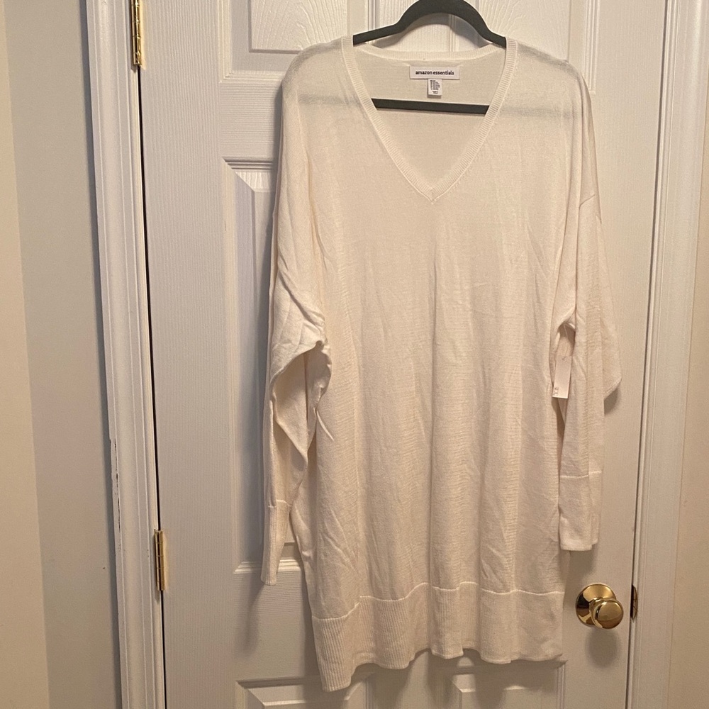 Amazon Essentials Women's V-Neck White Tunic…size 3X